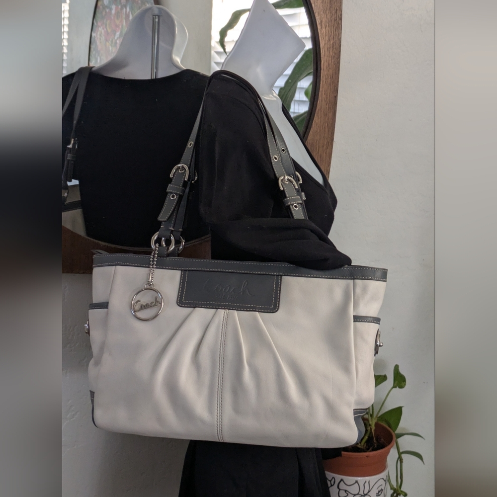 Vintage East West Gallery White/Gray Leather Shoulder Women's Handbag.